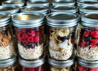 “Instant” Oatmeal Jars – Easy Breakfast Meal Prep