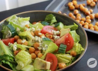 Buffalo Chickpea Salad
