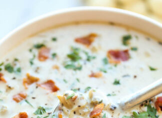 Easy Creamy Clam Chowder