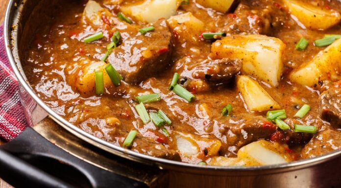 Slow Cooker Chunky Beef & Potato Stew