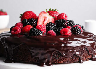 Chocolate-Fudge-Cake-with-Berries