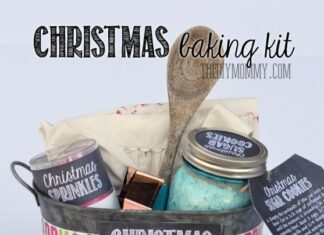 A Gift in a Tin: Christmas Baking Kit