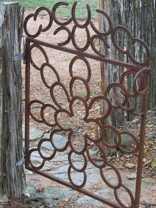DIY- Horseshoe Gate