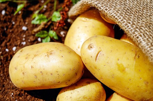 How To Peel The Skin Off A Boiled Potato In Seconds