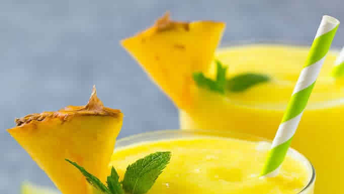 Pineapple Smoothie with Banana and Greek yogurt